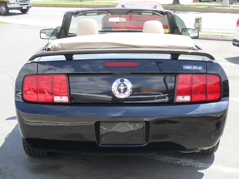 Ford Mustang 2dr Conv Standard 2006