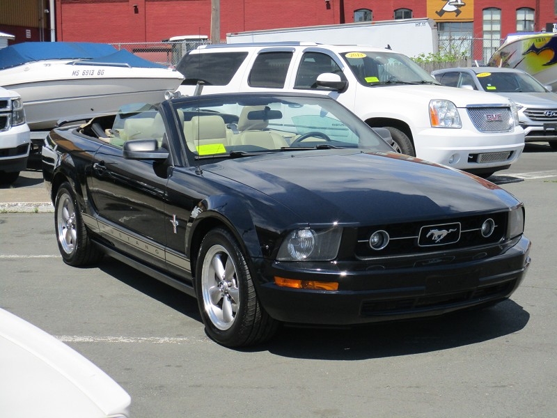 Ford Mustang 2dr Conv Standard 2006