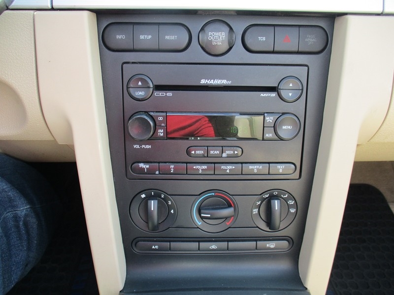 Ford Mustang 2dr Conv Standard 2006