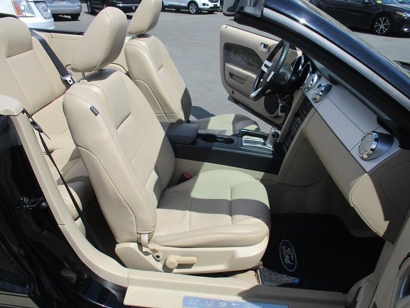 Ford Mustang 2dr Conv Standard 2006