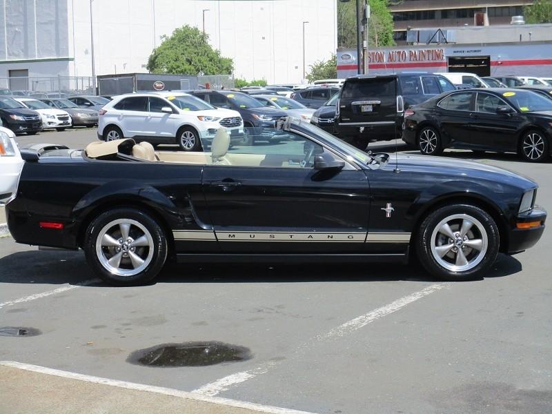 Ford Mustang 2dr Conv Standard 2006