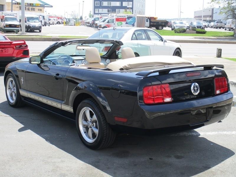 Ford Mustang 2dr Conv Standard 2006