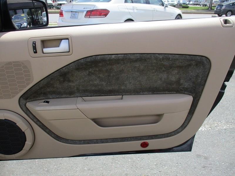 Ford Mustang 2dr Conv Standard 2006