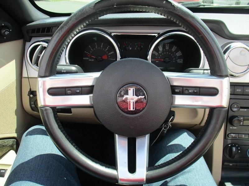 Ford Mustang 2dr Conv Standard 2006