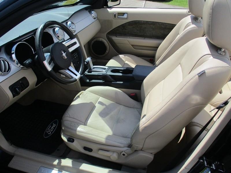 Ford Mustang 2dr Conv Standard 2006