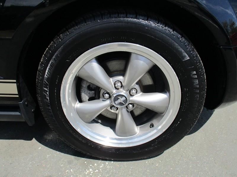 Ford Mustang 2dr Conv Standard 2006