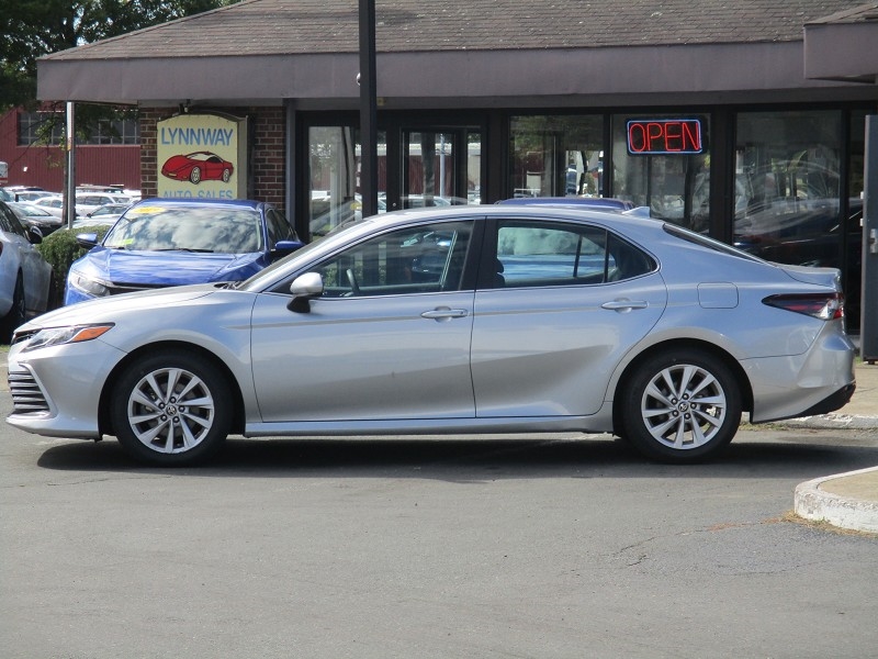 Toyota Camry LE Auto (Natl) 2023