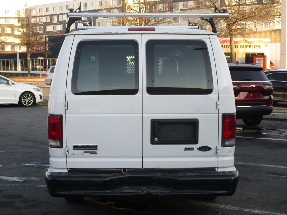 Ford Econoline Cargo Van E-250 Ext Commercial 2013