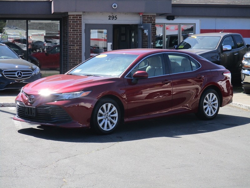 2020 Toyota Camry LE Auto (Natl)
