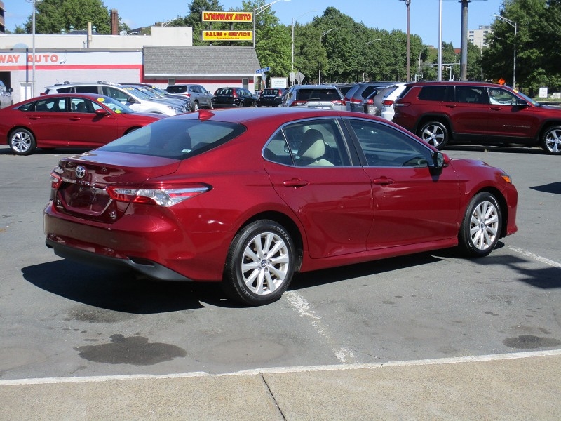 Toyota Camry LE Auto (Natl) 2020