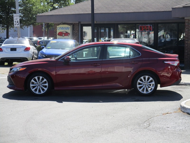Toyota Camry LE Auto (Natl) 2020