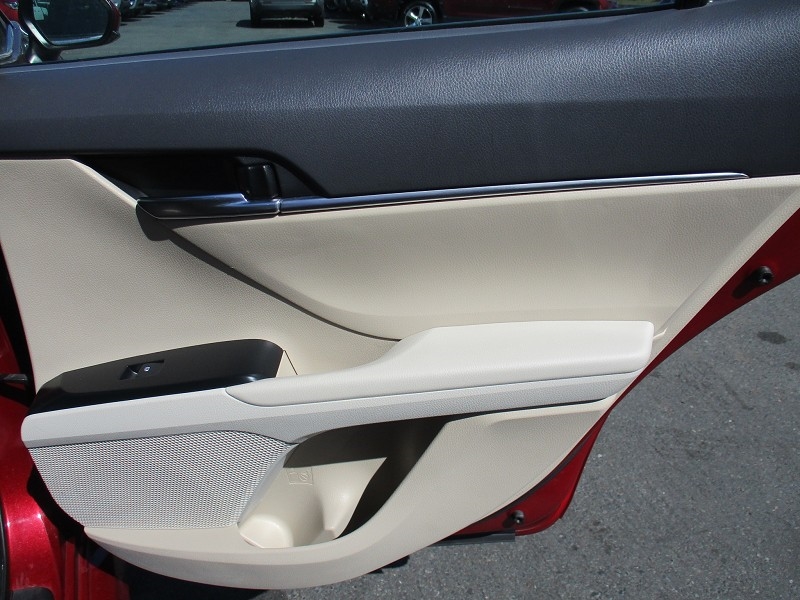 Toyota Camry LE Auto (Natl) 2020