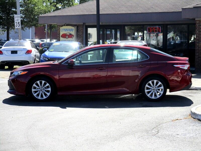 Toyota Camry LE Auto (Natl) 2020