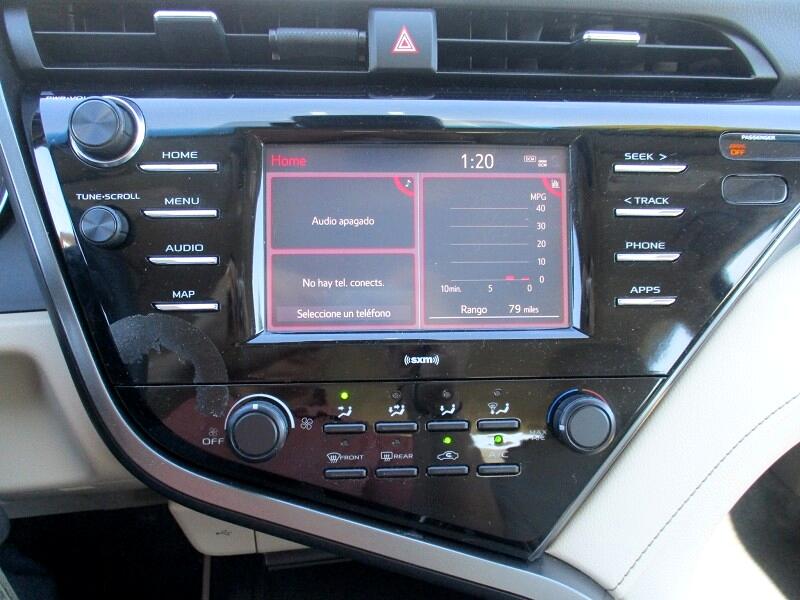 Toyota Camry LE Auto (Natl) 2020