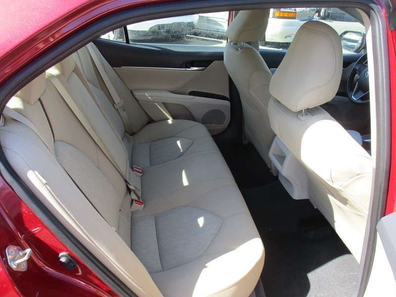 Toyota Camry LE Auto (Natl) 2020