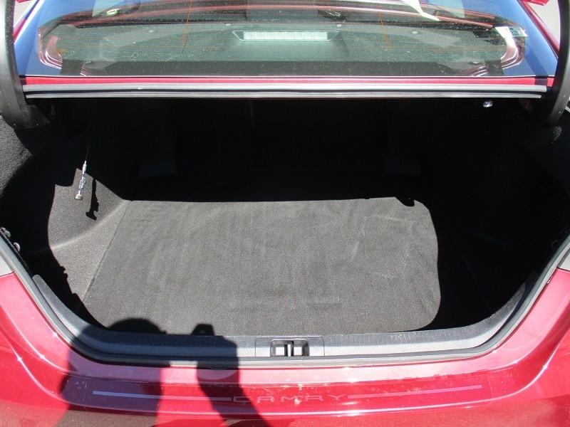 Toyota Camry LE Auto (Natl) 2020