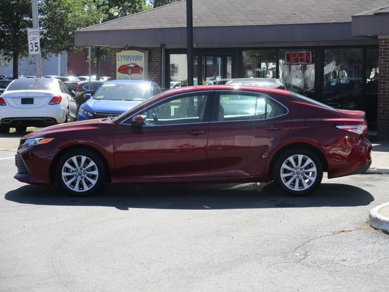 Toyota Camry LE Auto (Natl) 2020