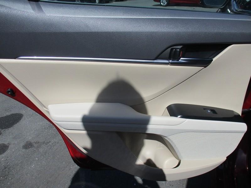 Toyota Camry LE Auto (Natl) 2020