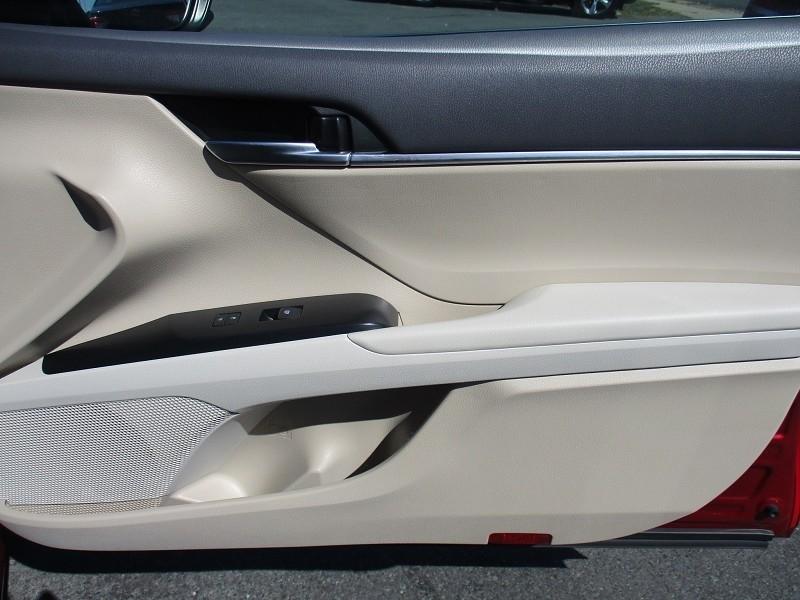 Toyota Camry LE Auto (Natl) 2020