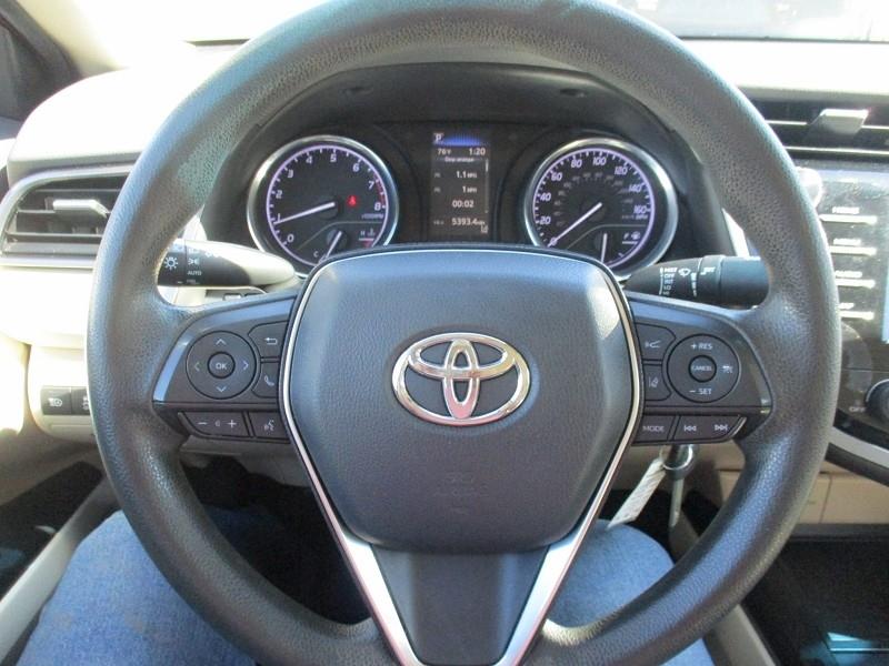 Toyota Camry LE Auto (Natl) 2020