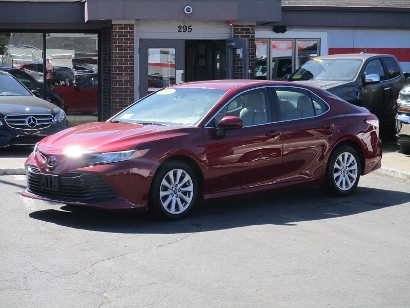 2020 Toyota Camry LE Auto (Natl)
