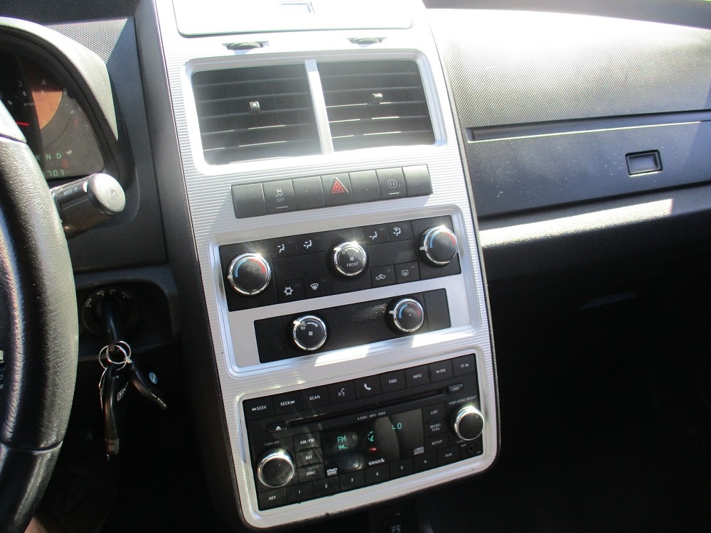 2010 Dodge Journey SXT photo 18
