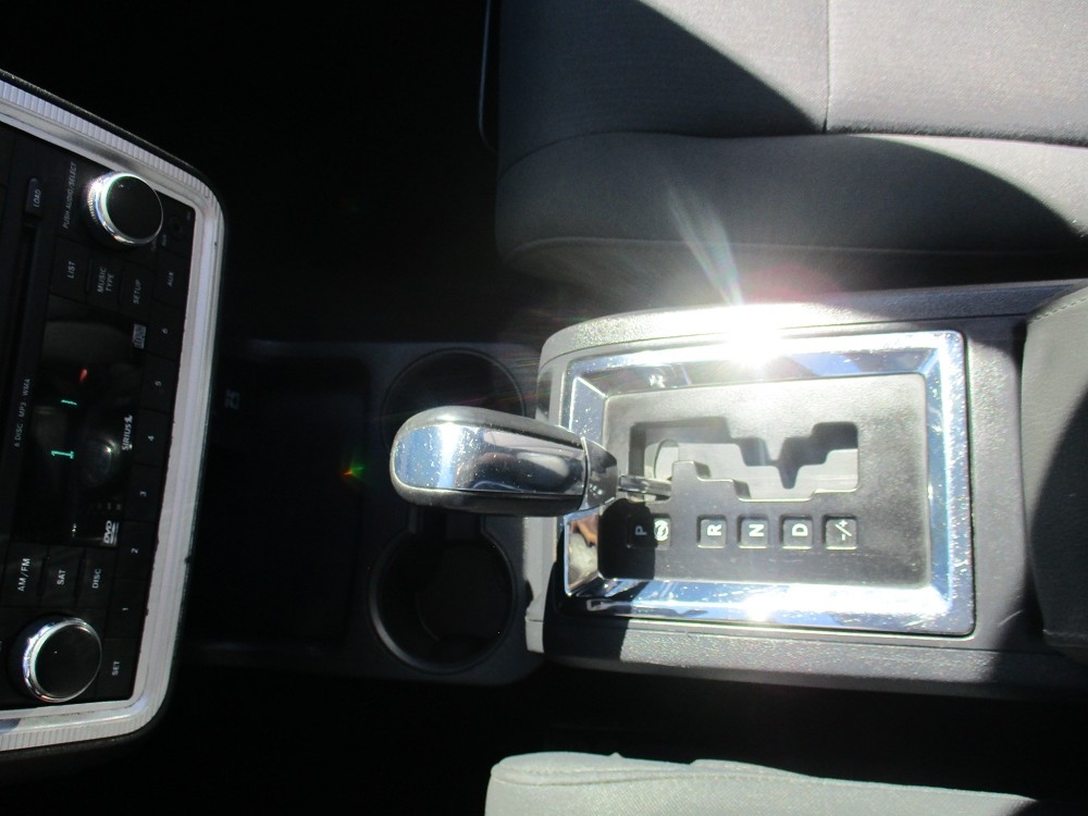 2010 Dodge Journey SXT photo 19
