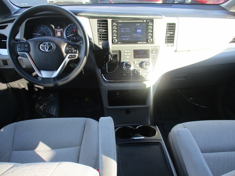 Toyota Sienna LE AWD 7-Passenger (Natl) 2018