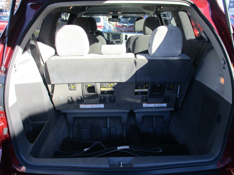 Toyota Sienna LE AWD 7-Passenger (Natl) 2018