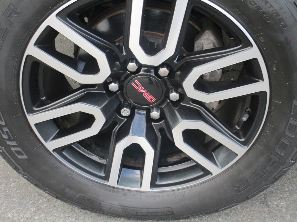 GMC Yukon 4WD 4dr AT4 2021