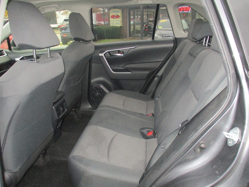 Toyota RAV4 XLE AWD (Natl) 2019