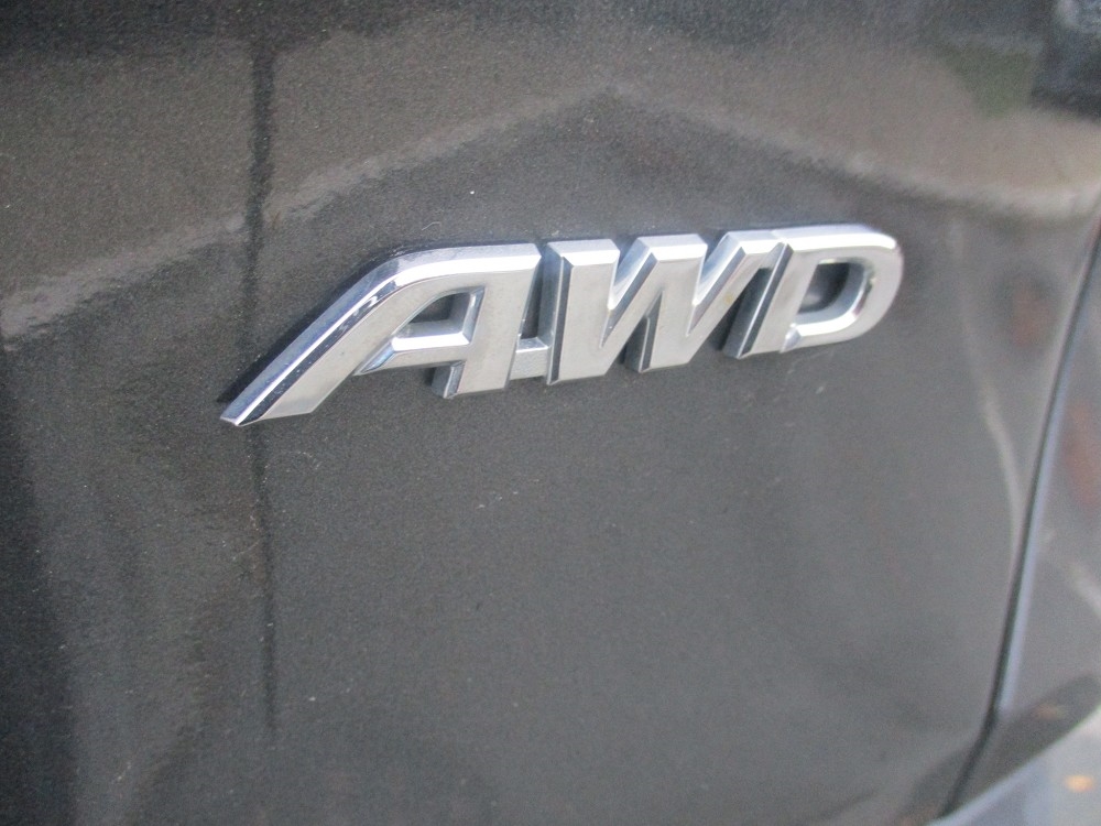 Toyota RAV4 XLE AWD (Natl) 2019