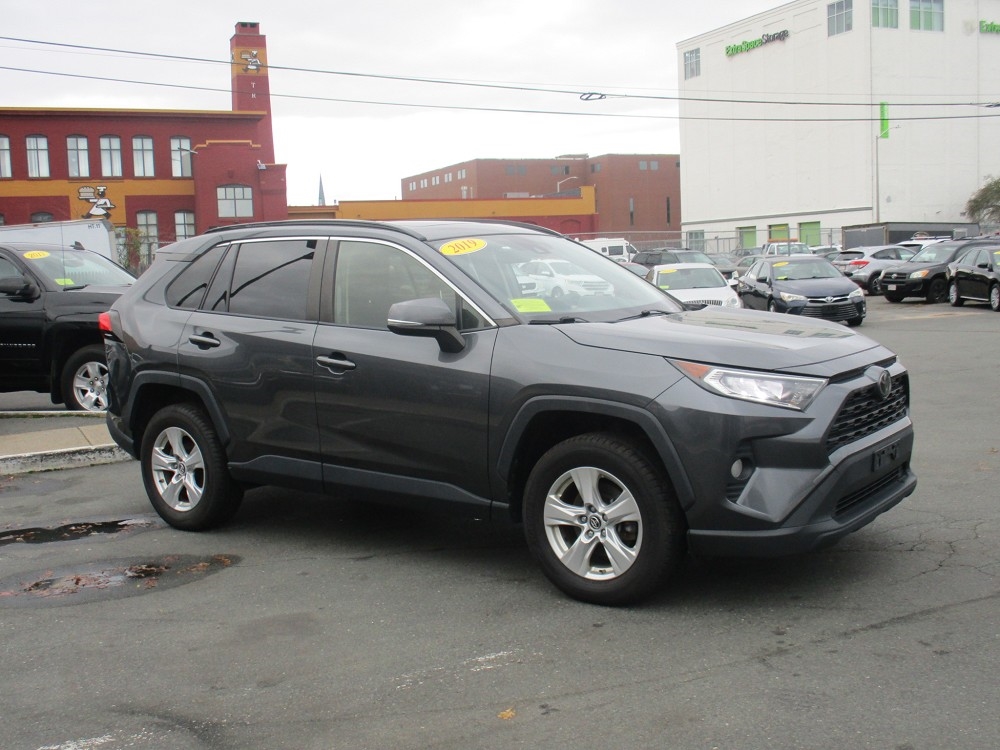 Toyota RAV4 XLE AWD (Natl) 2019