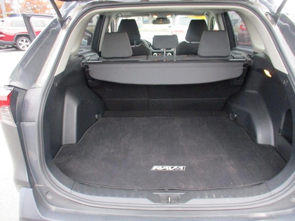 Toyota RAV4 XLE AWD (Natl) 2019