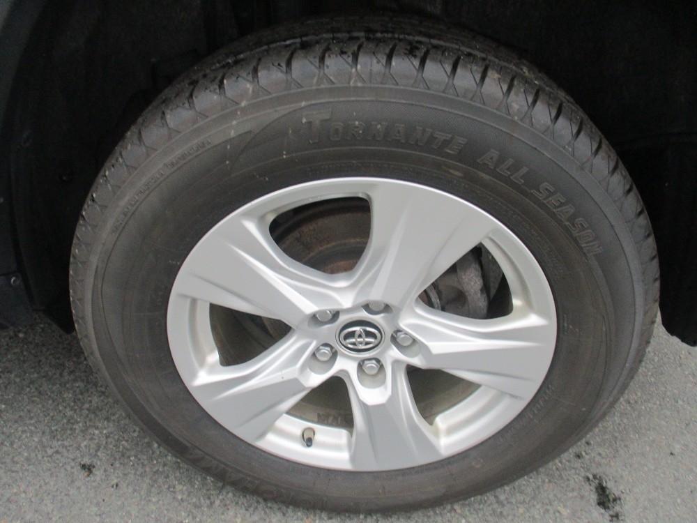 Toyota RAV4 XLE AWD (Natl) 2019