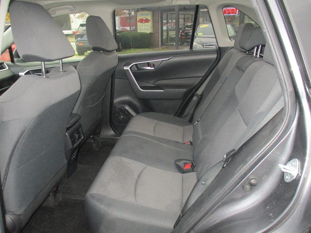 Toyota RAV4 XLE AWD (Natl) 2019