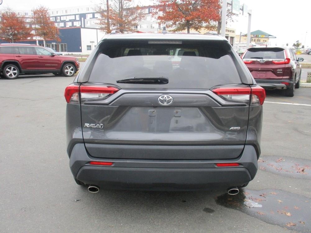 Toyota RAV4 XLE AWD (Natl) 2019