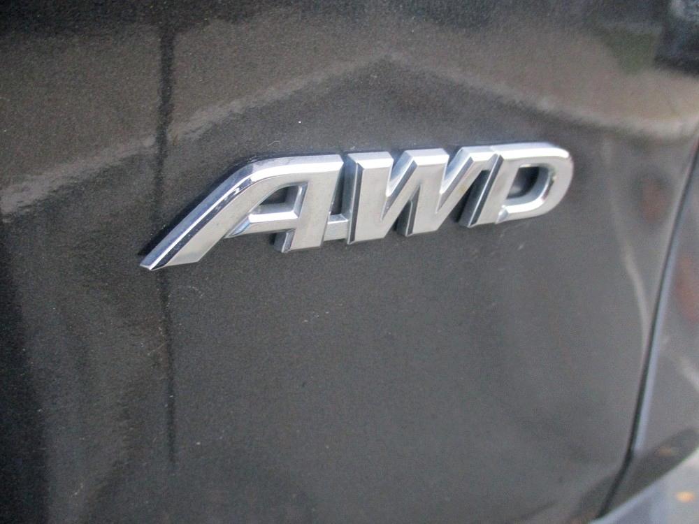 Toyota RAV4 XLE AWD (Natl) 2019