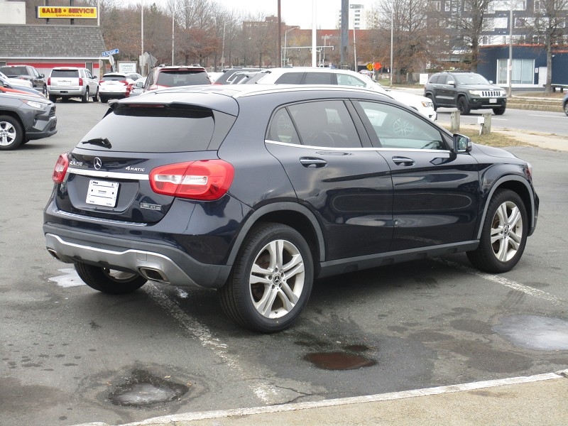 Mercedes-Benz GLA GLA 250 4MATIC SUV 2018