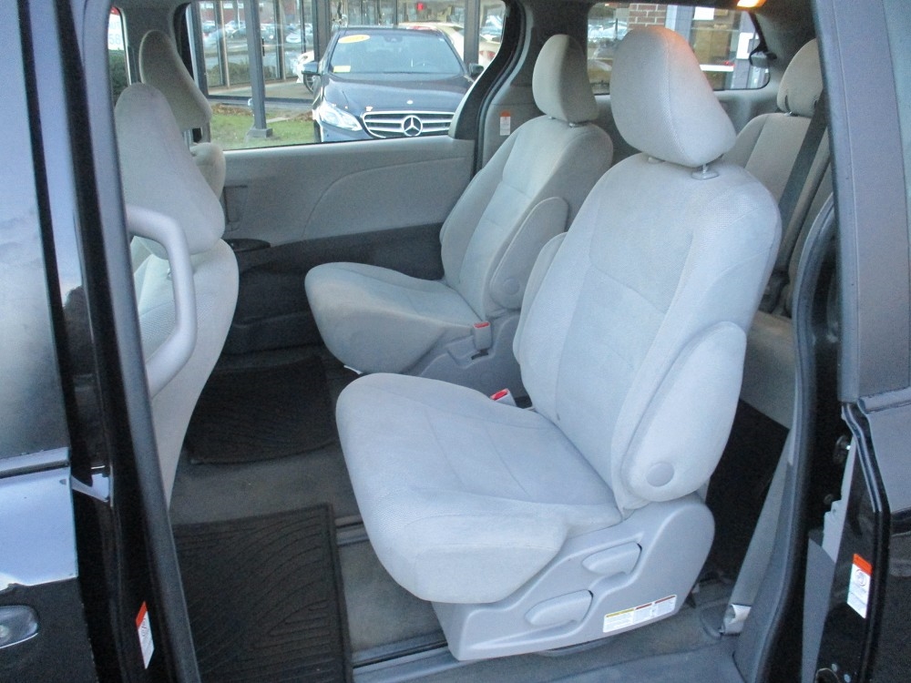 Toyota Sienna L FWD 7-Passenger (Natl) 2017