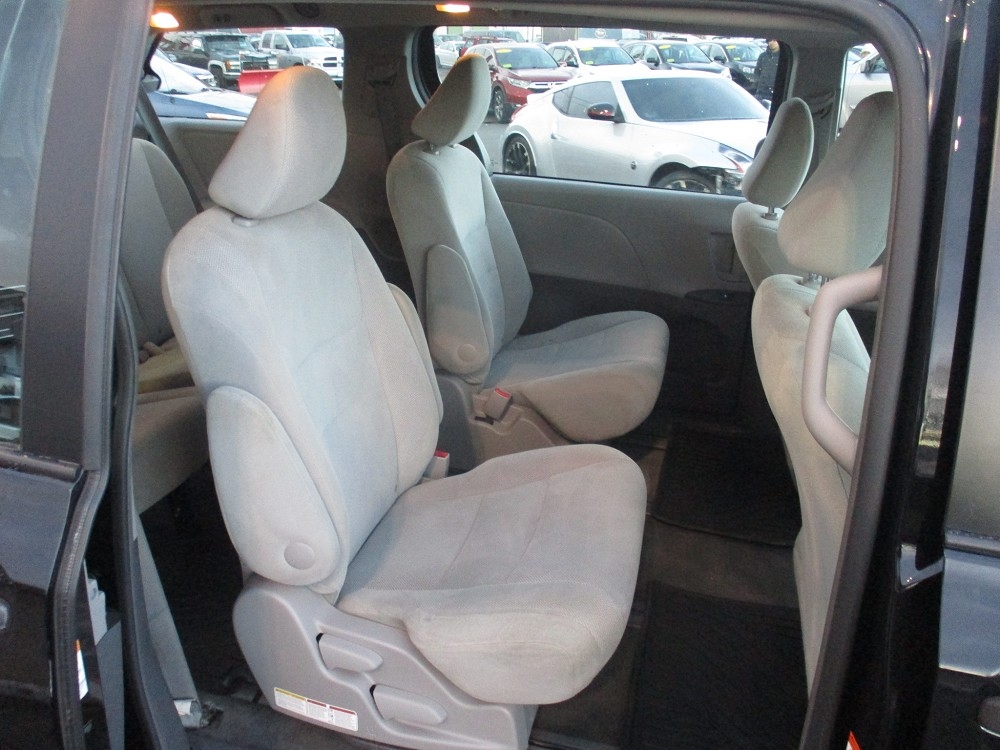 Toyota Sienna L FWD 7-Passenger (Natl) 2017