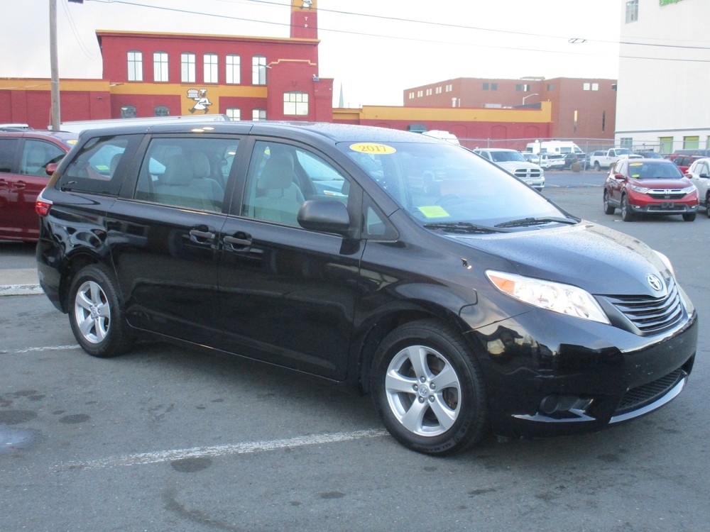 Toyota Sienna L FWD 7-Passenger (Natl) 2017