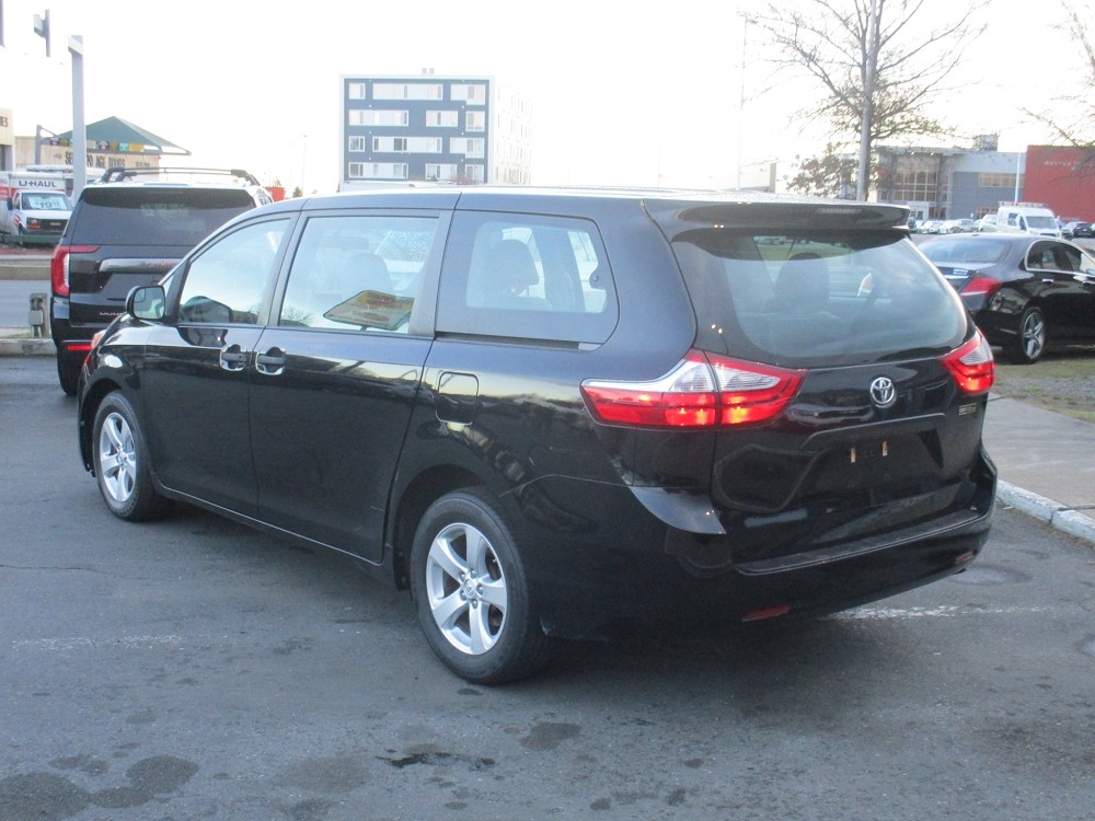 Toyota Sienna L FWD 7-Passenger (Natl) 2017