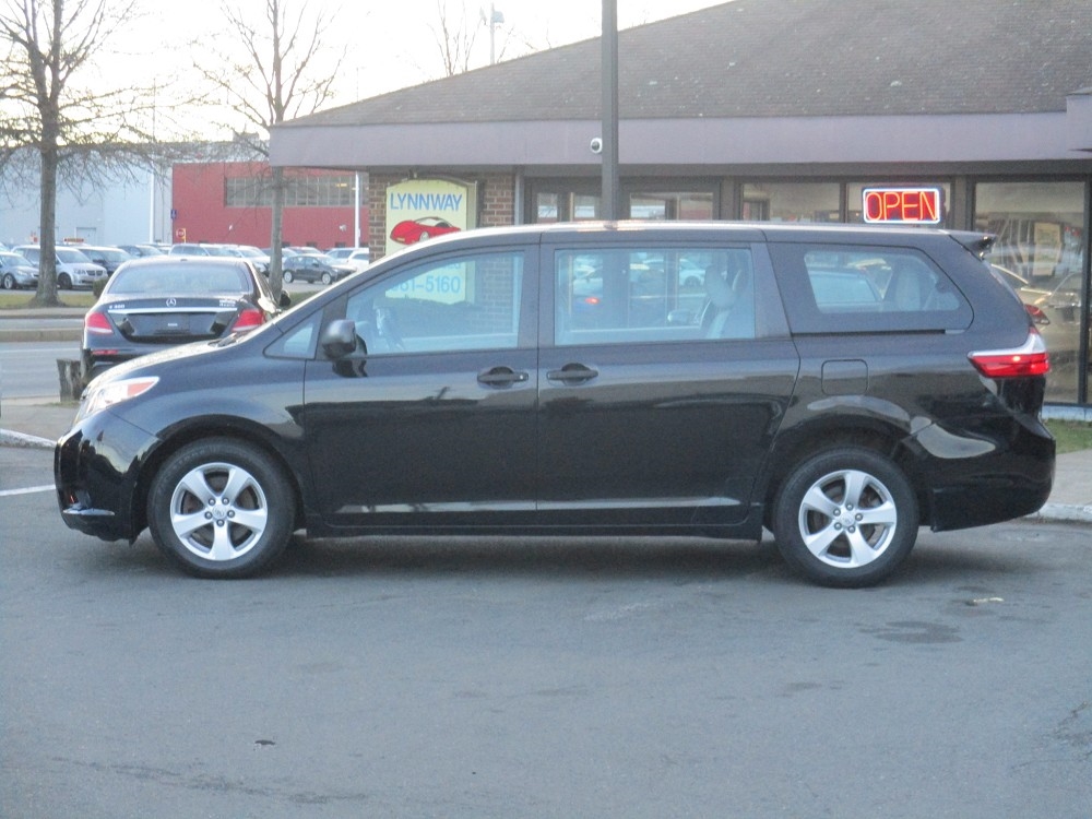 Toyota Sienna L FWD 7-Passenger (Natl) 2017