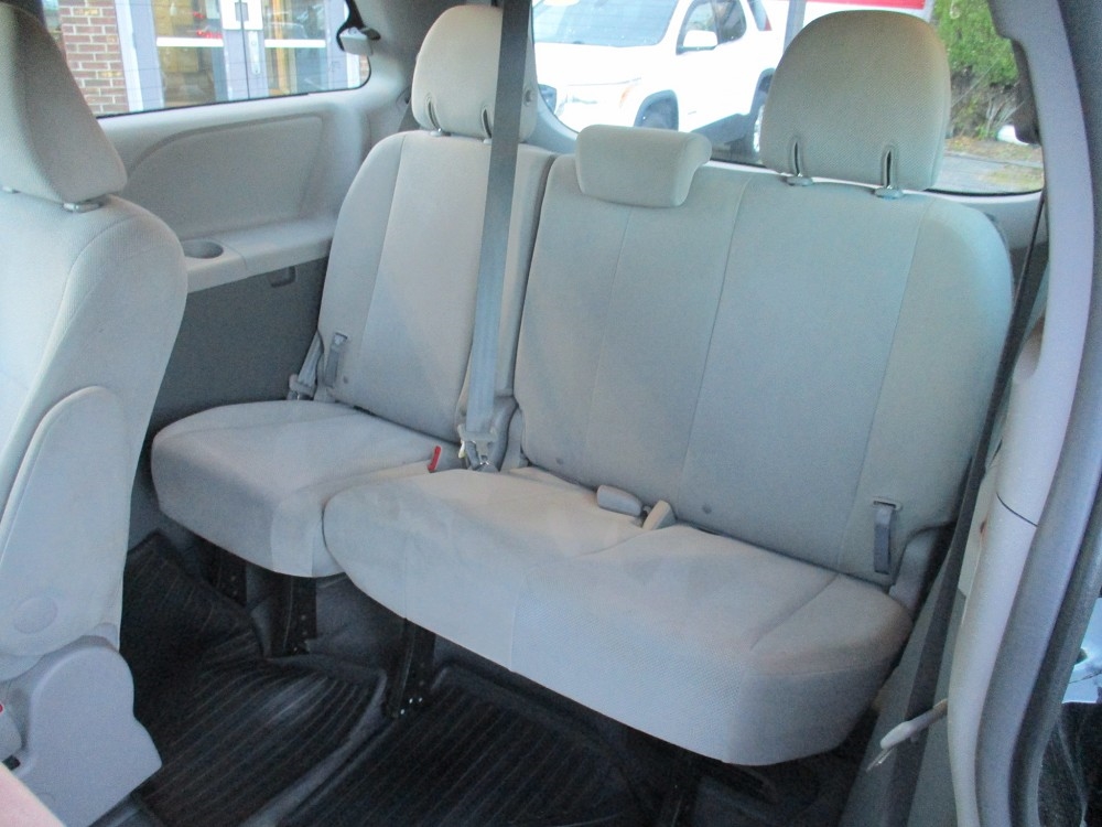 Toyota Sienna L FWD 7-Passenger (Natl) 2017