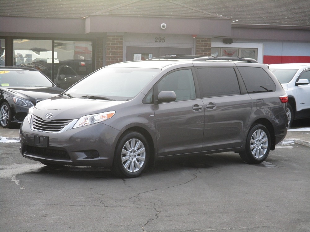 2017 Toyota Sienna LE AWD 7-Passenger (Natl)