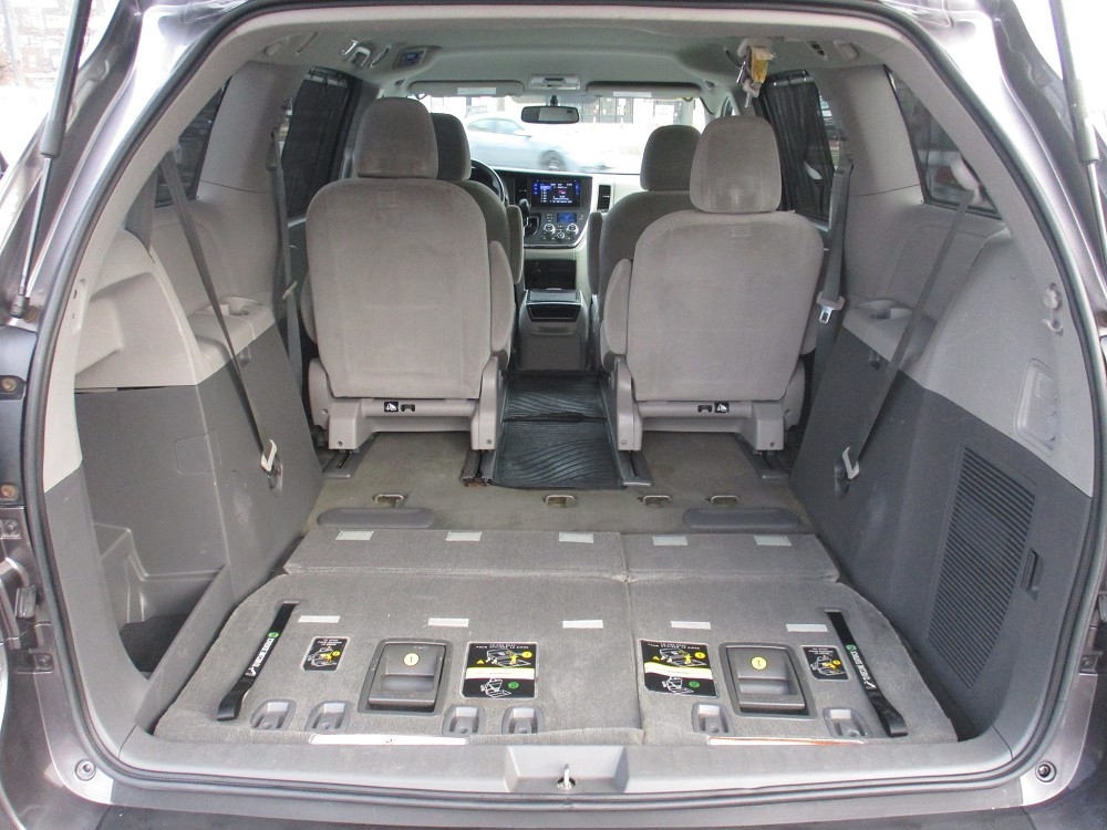 Toyota Sienna LE AWD 7-Passenger (Natl) 2017