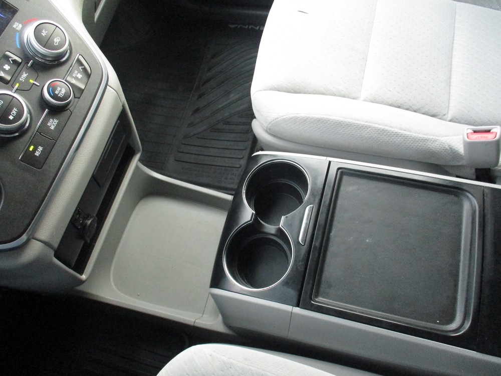 Toyota Sienna LE AWD 7-Passenger (Natl) 2017