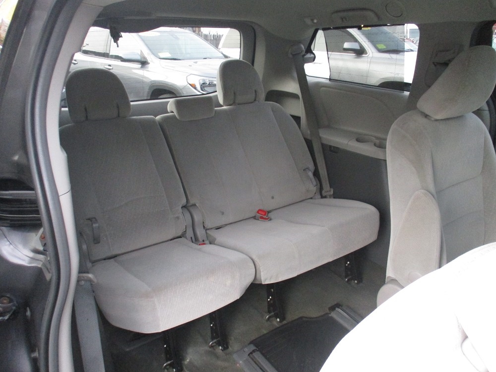 Toyota Sienna LE AWD 7-Passenger (Natl) 2017