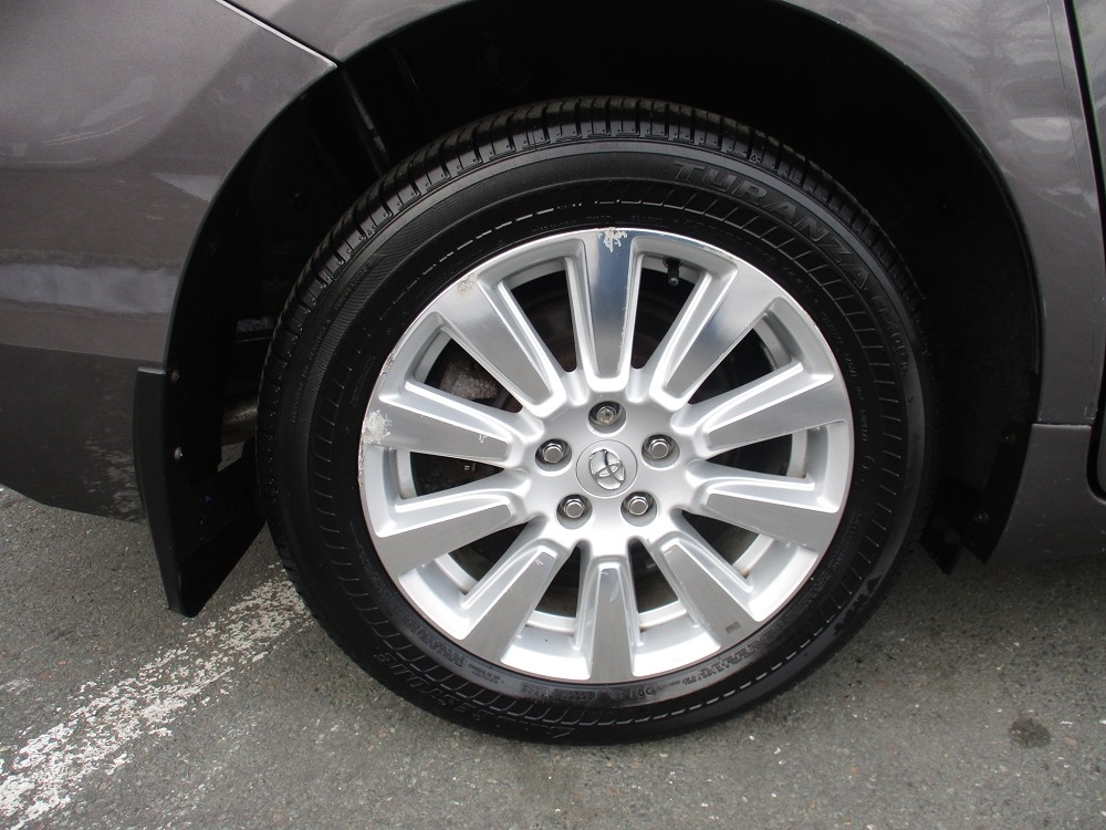 Toyota Sienna LE AWD 7-Passenger (Natl) 2017